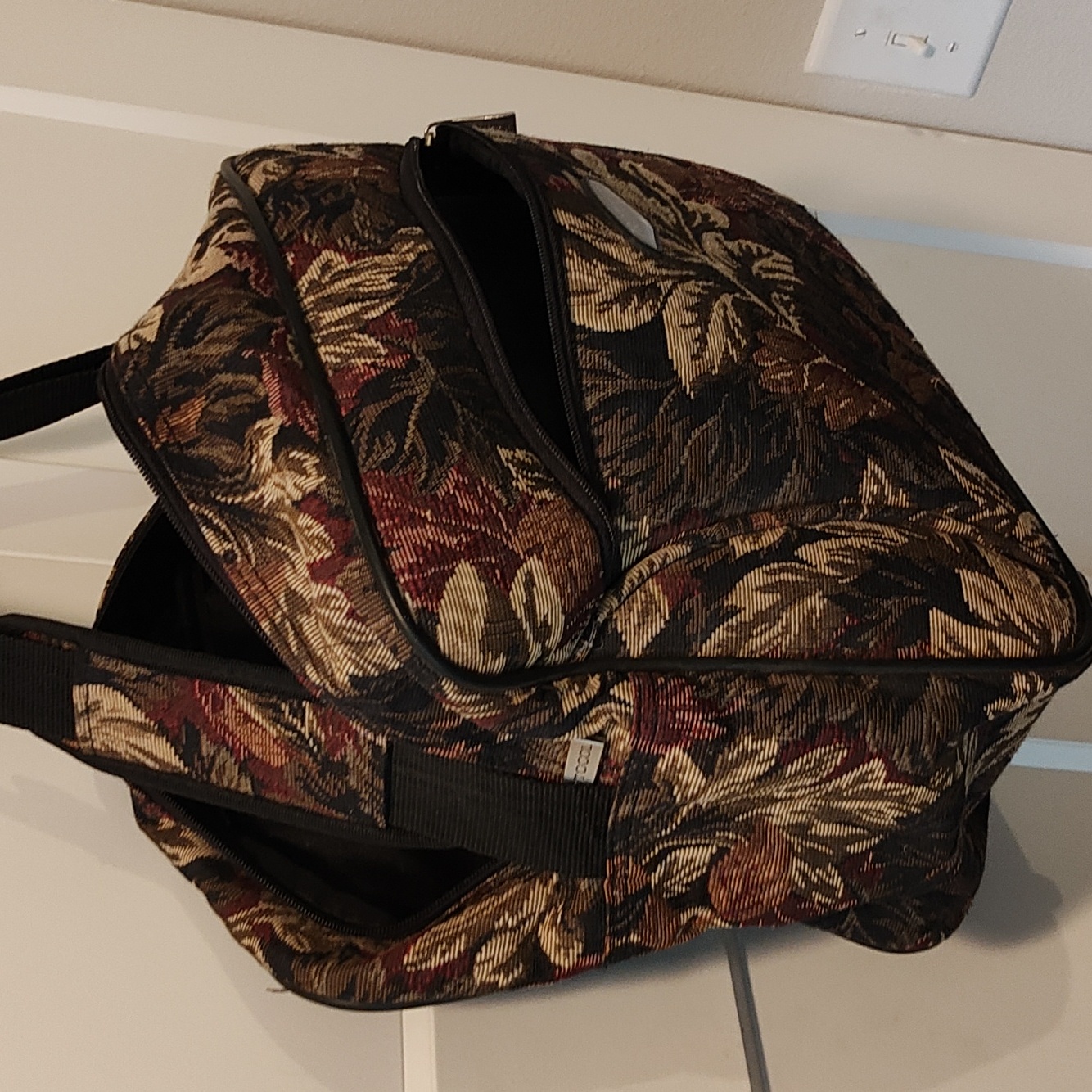 Vintage Floral Tapestry Bag